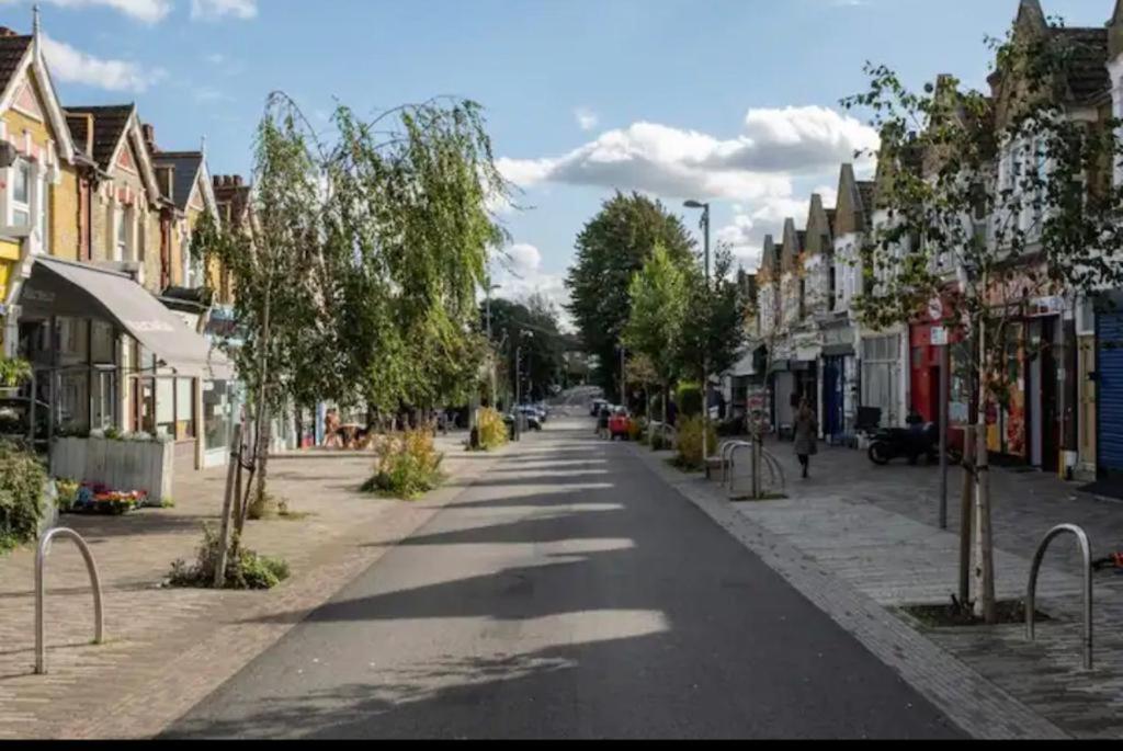 ホテル The Leyton Oasis ロンドン エクステリア 写真